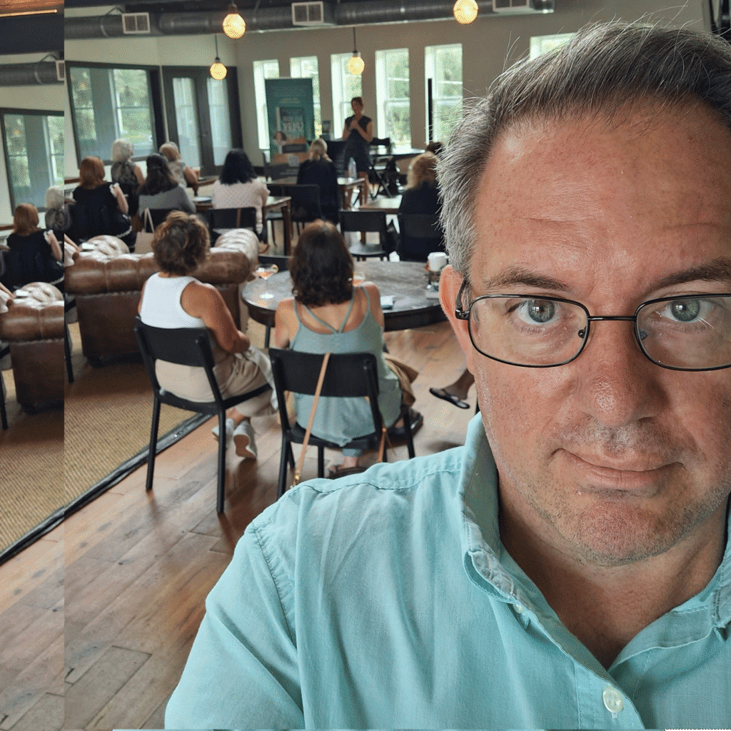 Headshot of online entrepreneur and coach Dan R Morris