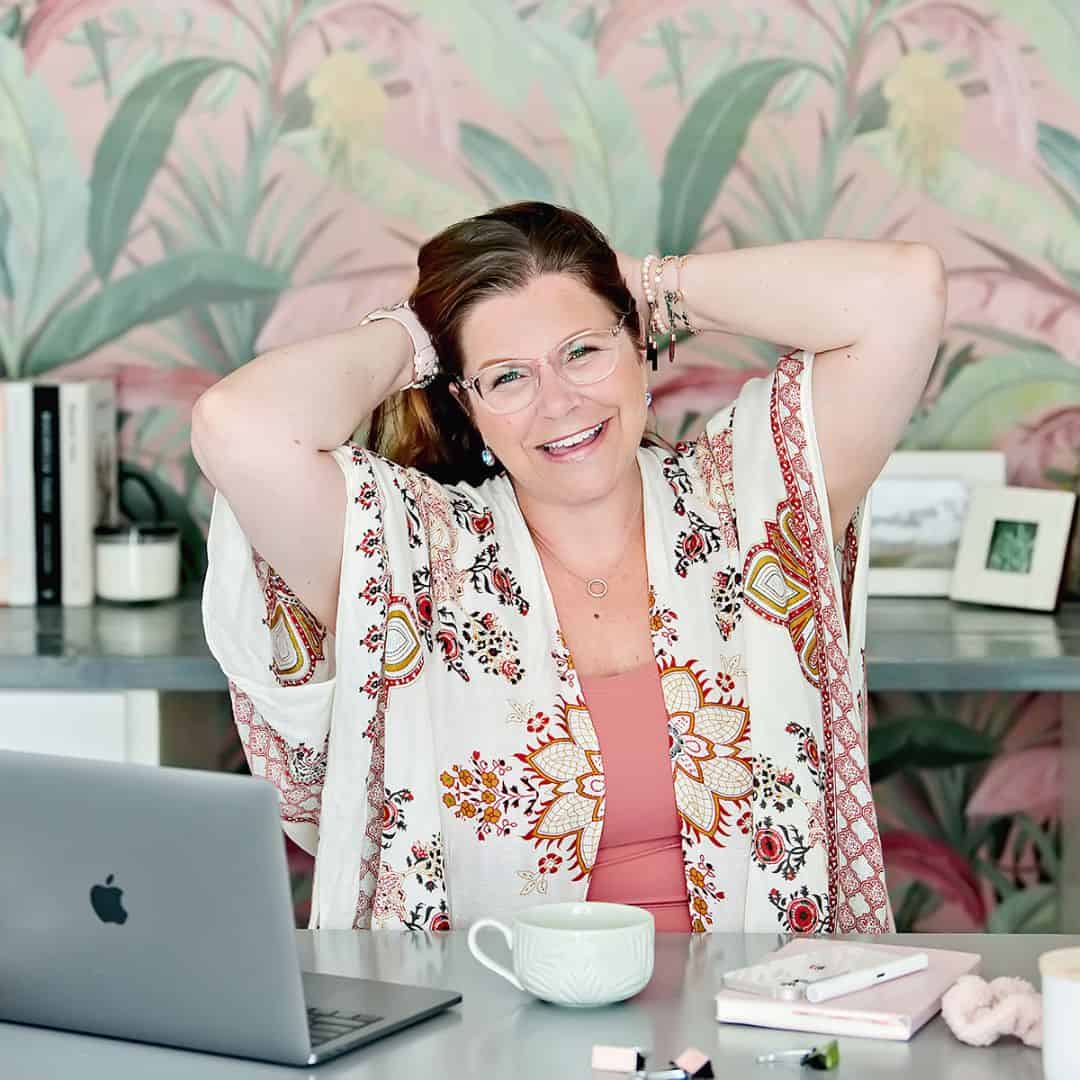 Headshot of online marketing coach Julie Butler