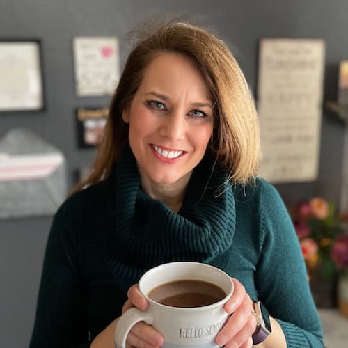 Headshot of marketing and content coach Michele Duwe