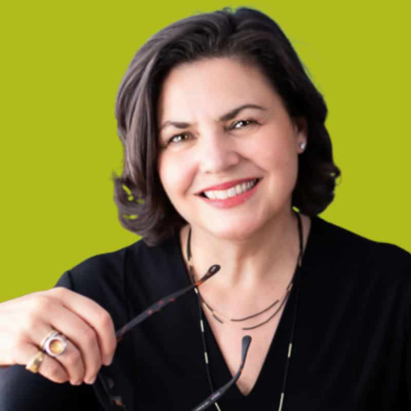 Headshot of LinkedIn coach Nina Froriep