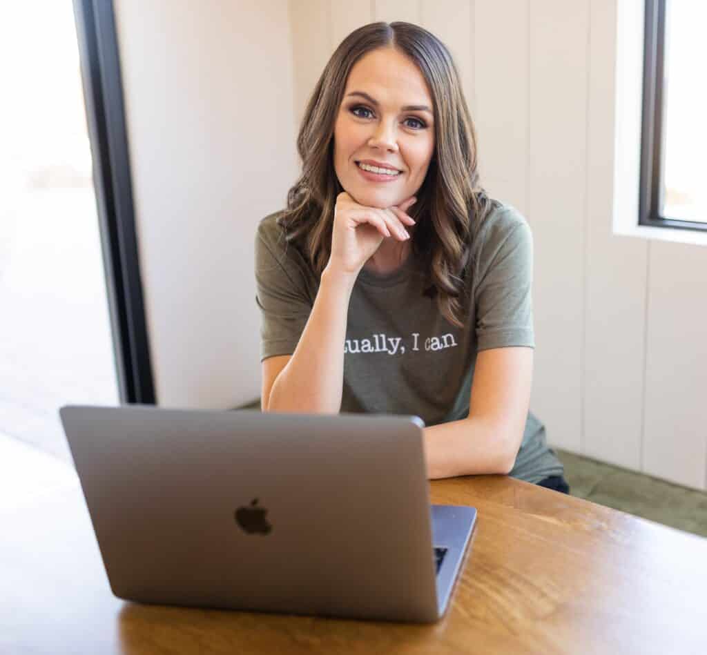 Heather Farris headshot - speaker at the grow your biz without social conference